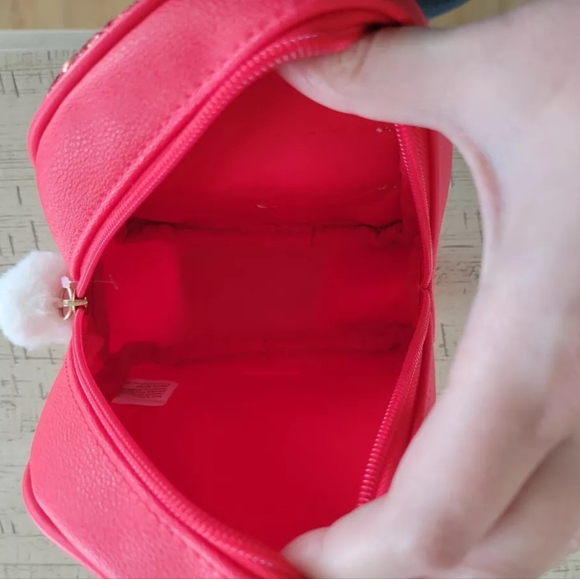 š„HOST PICKš„BATH AND BODY WORKS ā¤ļøSANTA COSMETICES BAGā¤ļø - Picture 5 of 7